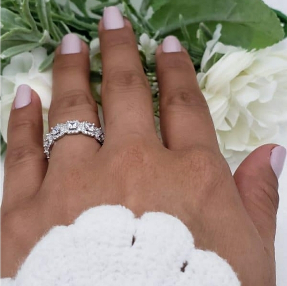 ♥️ Splendid Wedding Band Ring - Picture 4 of 4